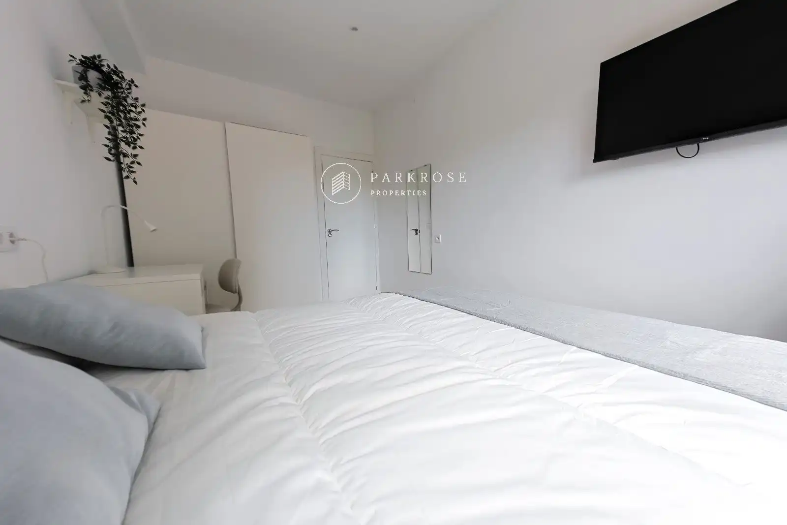 Schlafzimmer von Wohnung zur Miete in Barcelona mit Parkett, Möbliert und Ofen