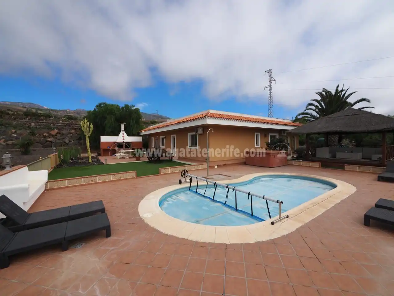 Country homes for sale in Casco Urbano