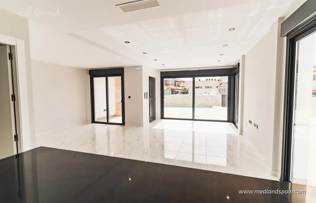 Chalet con piscina en venta en Orihuela Costa, imagen 4