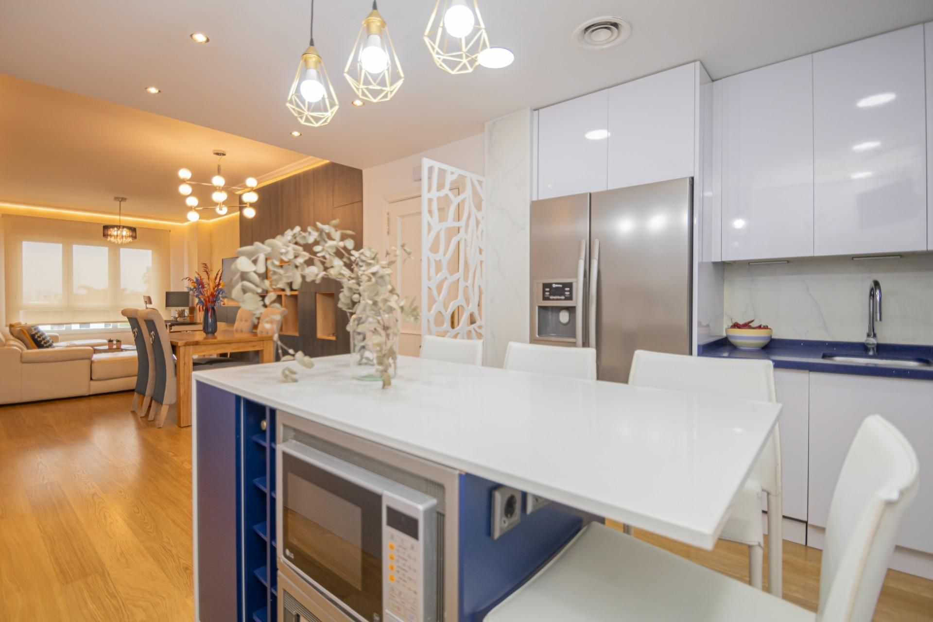 Kitchen of Flat for sale in  Sevilla Capital  with Air Conditioner, Parquet flooring and Community pool