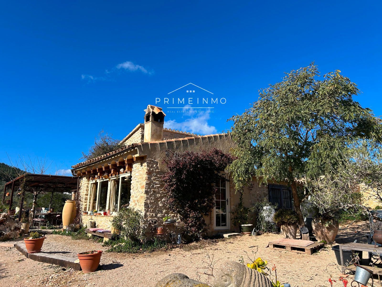 Vista exterior de Finca rústica en venda en El Perelló amb Calefacció, Terrassa i Traster