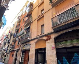 Exterior view of Flat for sale in  Barcelona Capital  with Oven