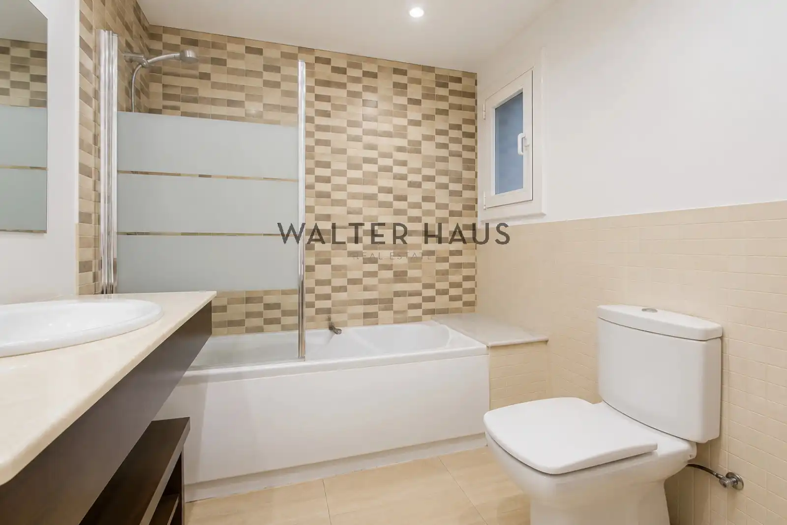 Baño de Piso en venta en Barcelona con Aire acondicionado y Balcón
