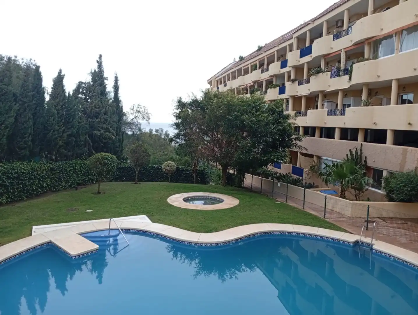 Swimming pool of Flat for sale in Fuengirola  with Air Conditioner, Heating and Furnished