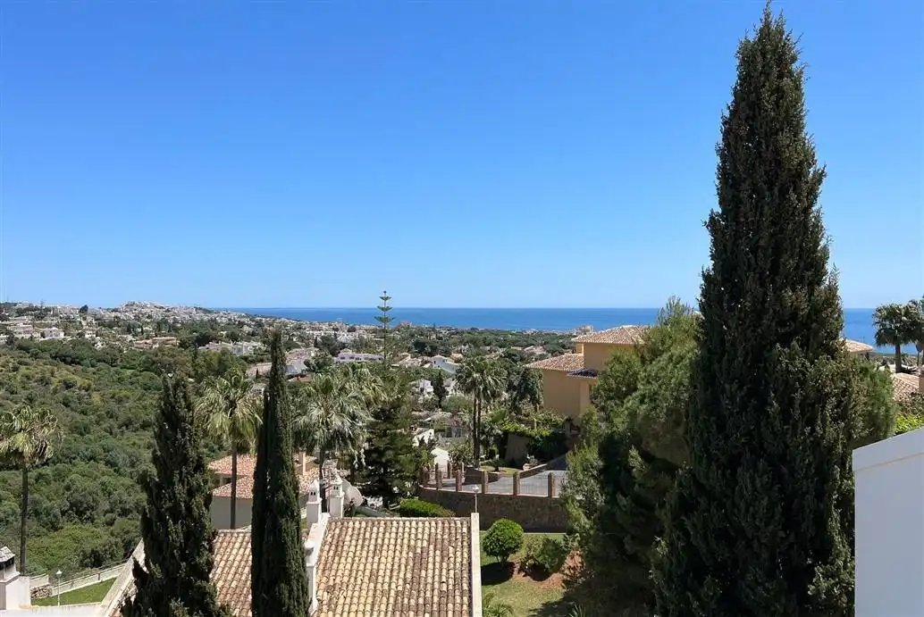 Vista exterior de Casa o xalet en venda en Mijas amb Aire condicionat, Calefacció i Terrassa