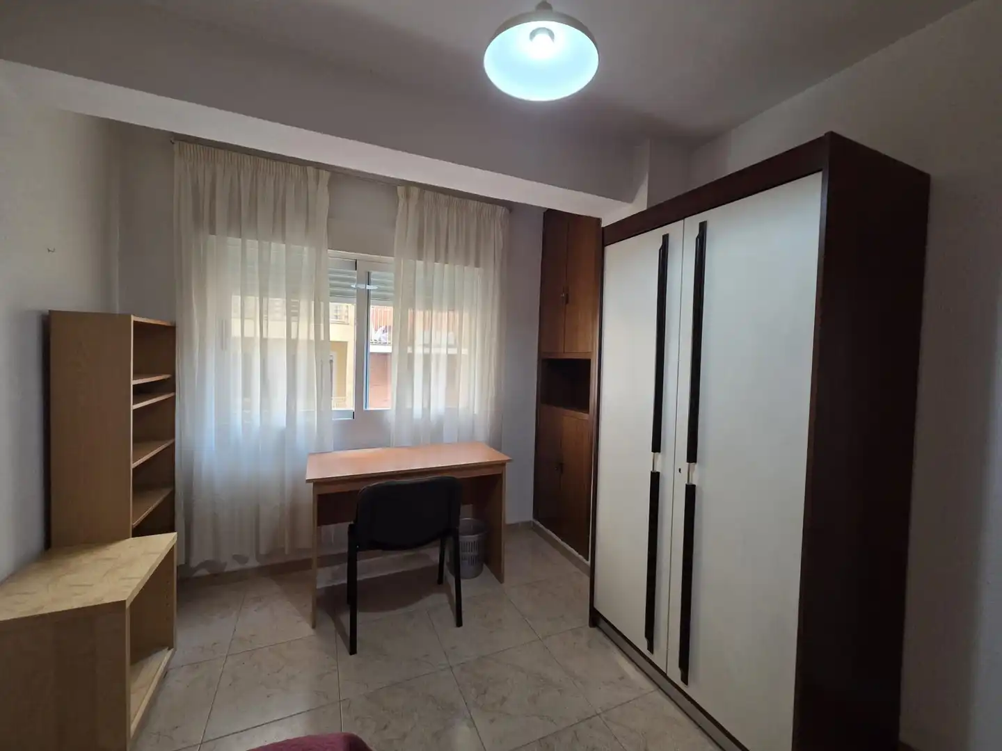 Bedroom of Flat for rent in Granada  with Furnished, Oven and Washing machine