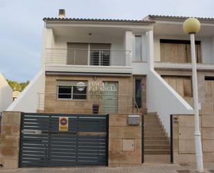 Vista exterior de Casa o xalet en venda en Torres Torres amb Aire condicionat, Terrassa i Balcó