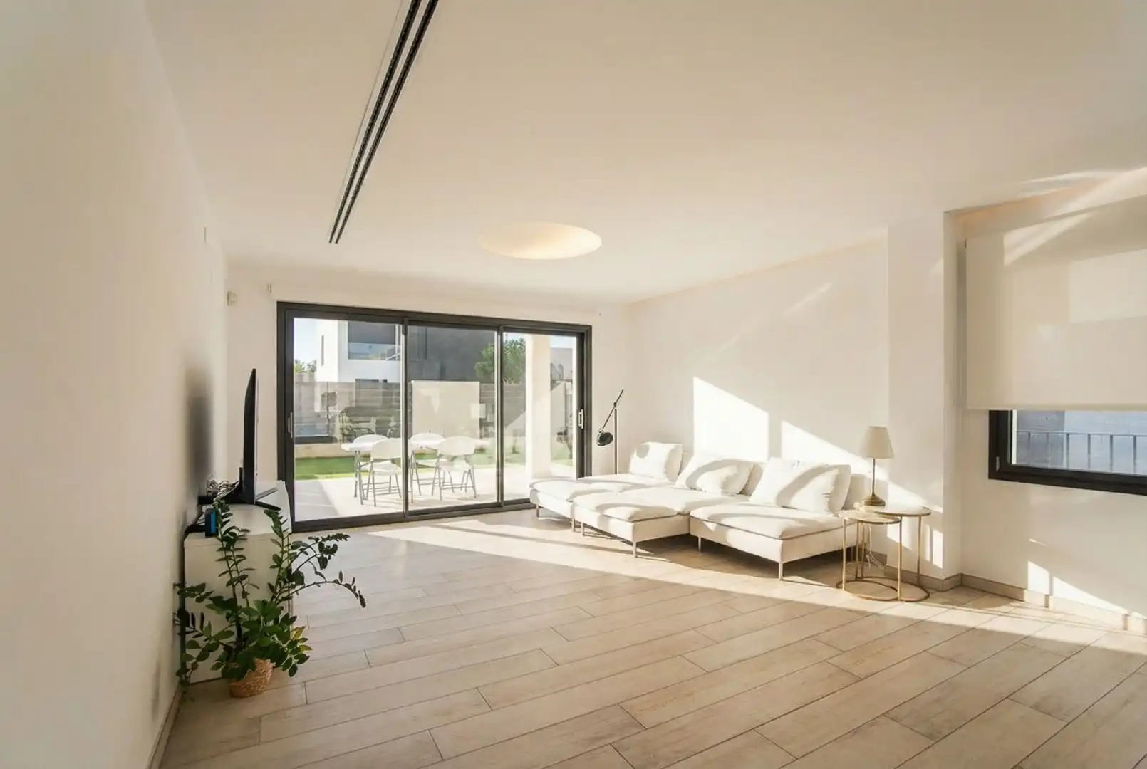 Sala d'estar de Casa o xalet en venda en Castellón de la Plana / Castelló de la Plana amb Aire condicionat, Calefacció i Jardí privat