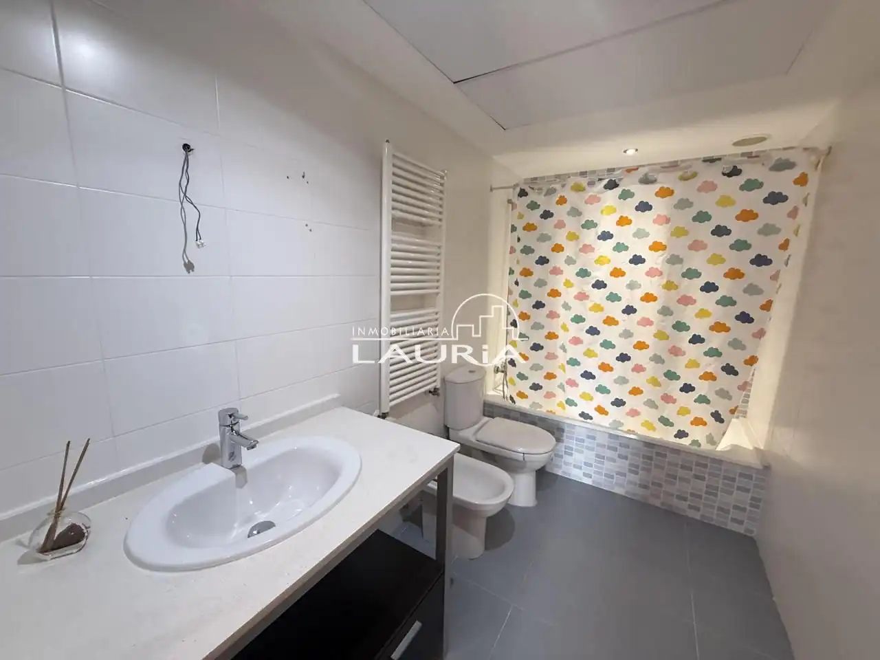 Bathroom of Flat for sale in Burjassot  with Air Conditioner, Heating and Private garden