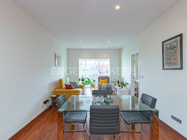 Piso con ascensor en venta en Les Corts