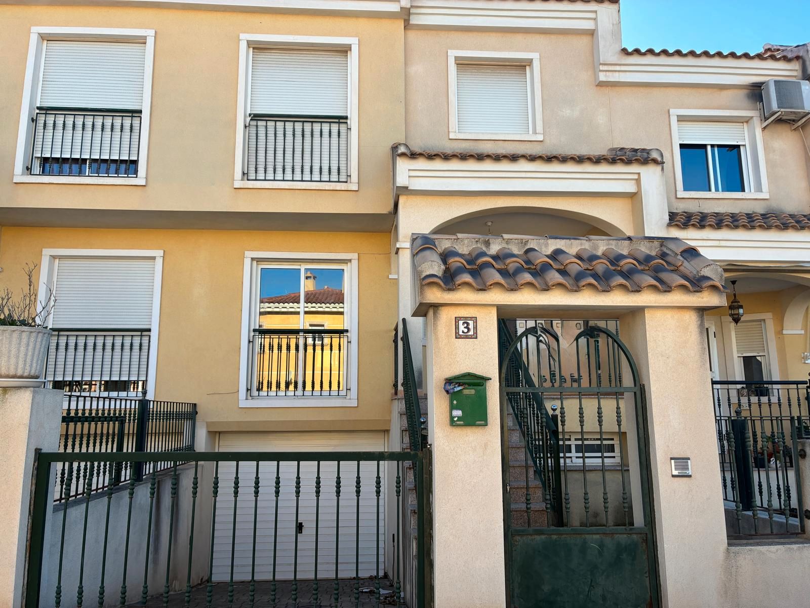 Exterior view of Single-family semi-detached for sale in Aspe  with Air Conditioner, Terrace and Balcony