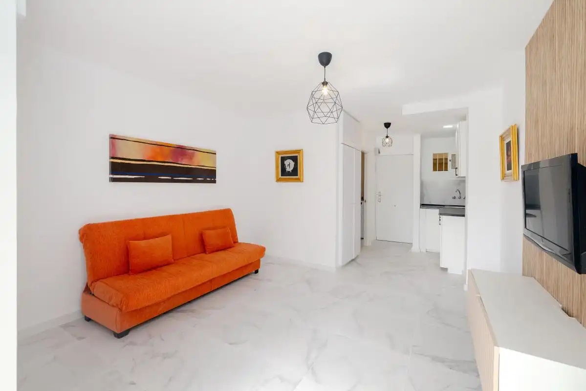 Sala de estar de Estudio en venta en Benalmádena con Calefacción, Jardín privado y Piscina