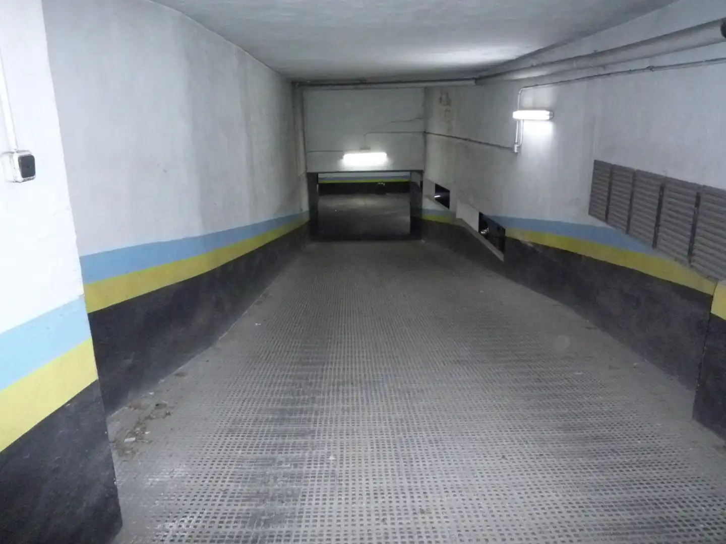 Aparcament amb ascensor en venda a Calle Ejército 4, imagen 2