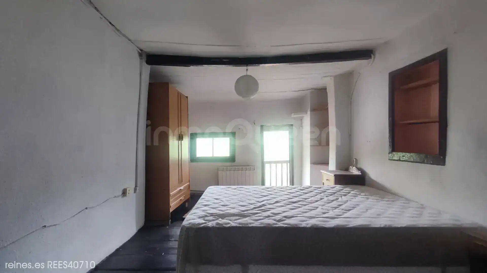 Habitación de Casa adosada en venta en Morcín con Calefacción, Terraza y Amueblado