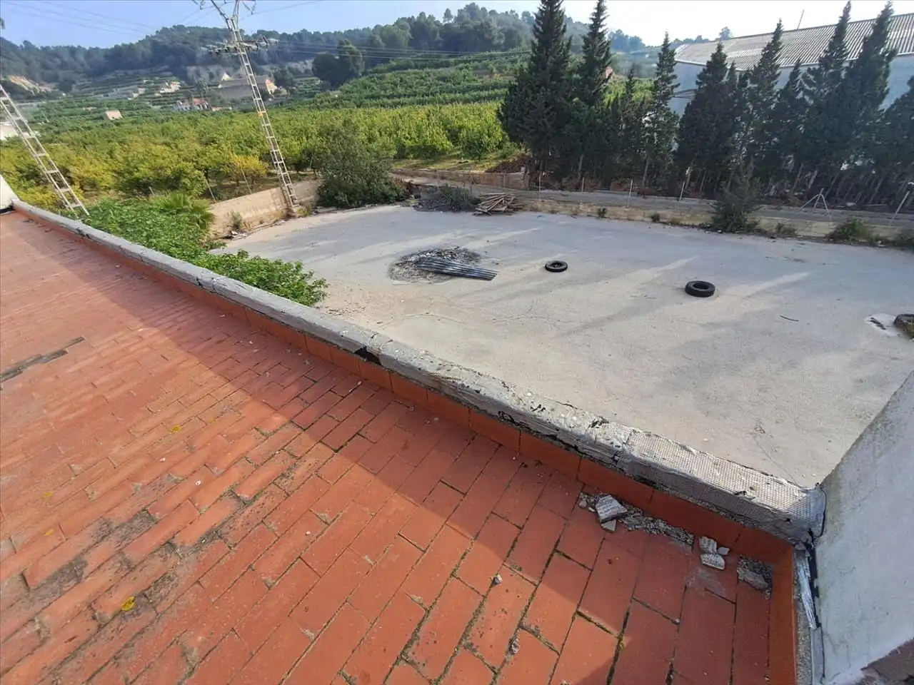 Terrassa de Nau industrial en venda en Tavernes de la Valldigna