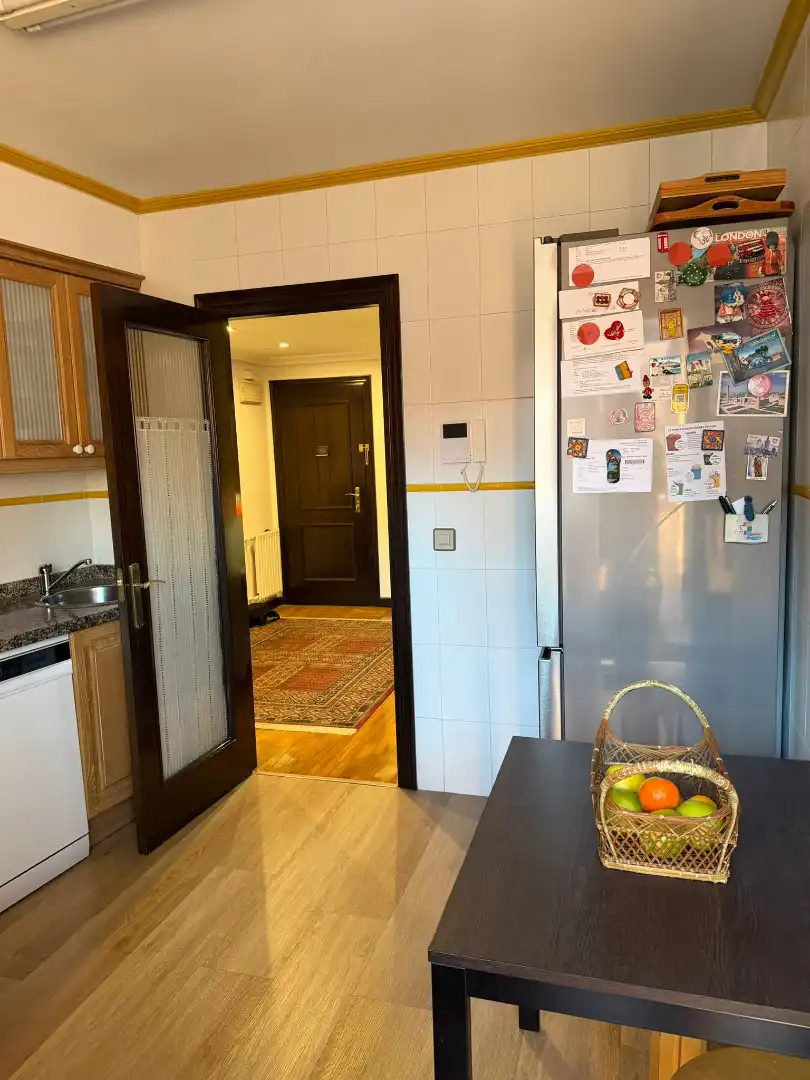 Dúplex en venda en Oviedo  amb Calefacció, Parquet i Moblat