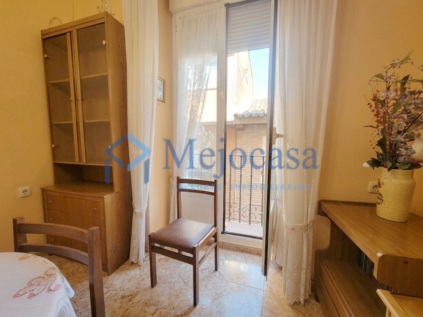 Habitación de Piso en venta en  Madrid Capital con Amueblado y Balcón