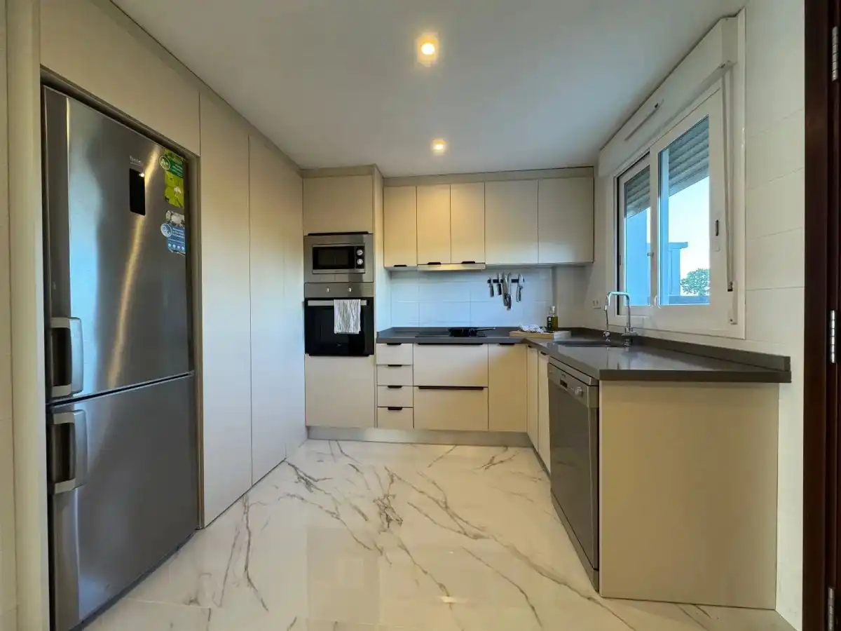 Cocina de Casa adosada en venta en Torrevieja con Aire acondicionado, Jardín privado y Amueblado