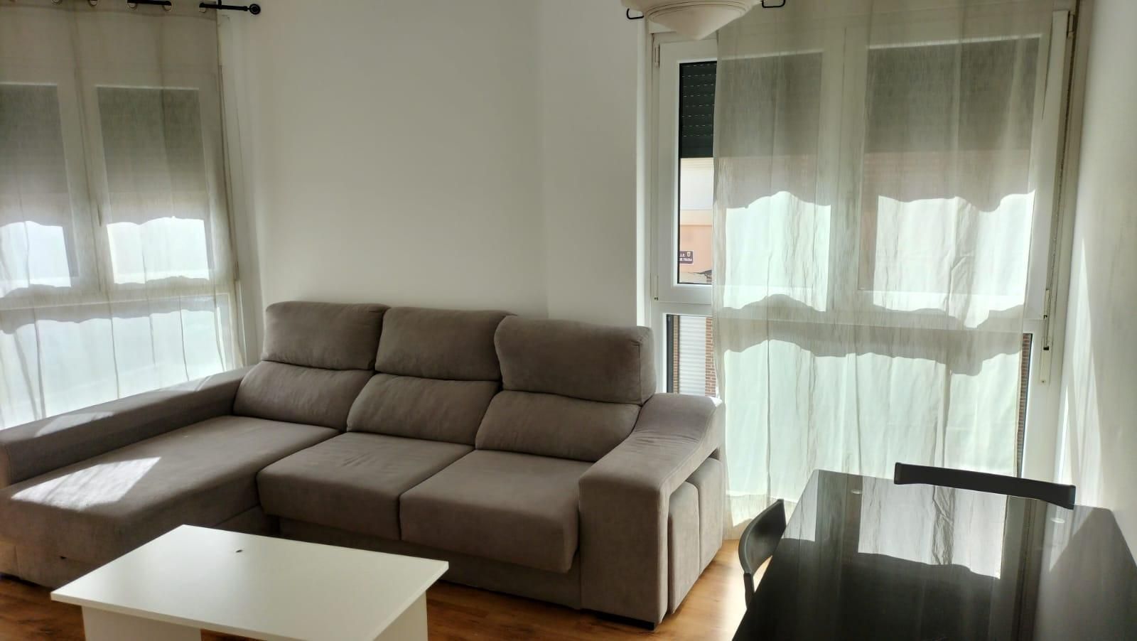 Sala d'estar de Apartament de lloguer en Palencia Capital amb Calefacció