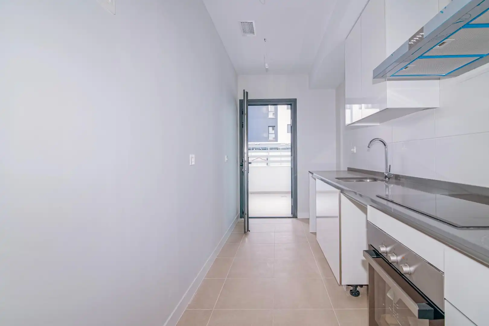 Cuina de Pis en venda en Granada amb Aire condicionat, Calefacció i Terrassa