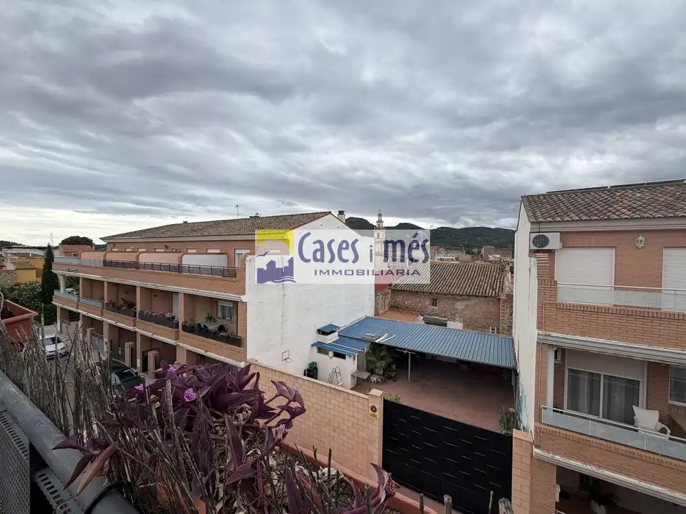 Außenansicht von Einfamilien-Reihenhaus zum Verkauf in Albalat dels Tarongers mit Klimaanlage, Heizung und Terrasse