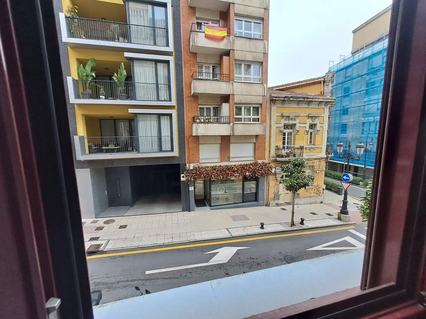 Außenansicht von Wohnung zur Miete in Oviedo  mit Möbliert und Balkon