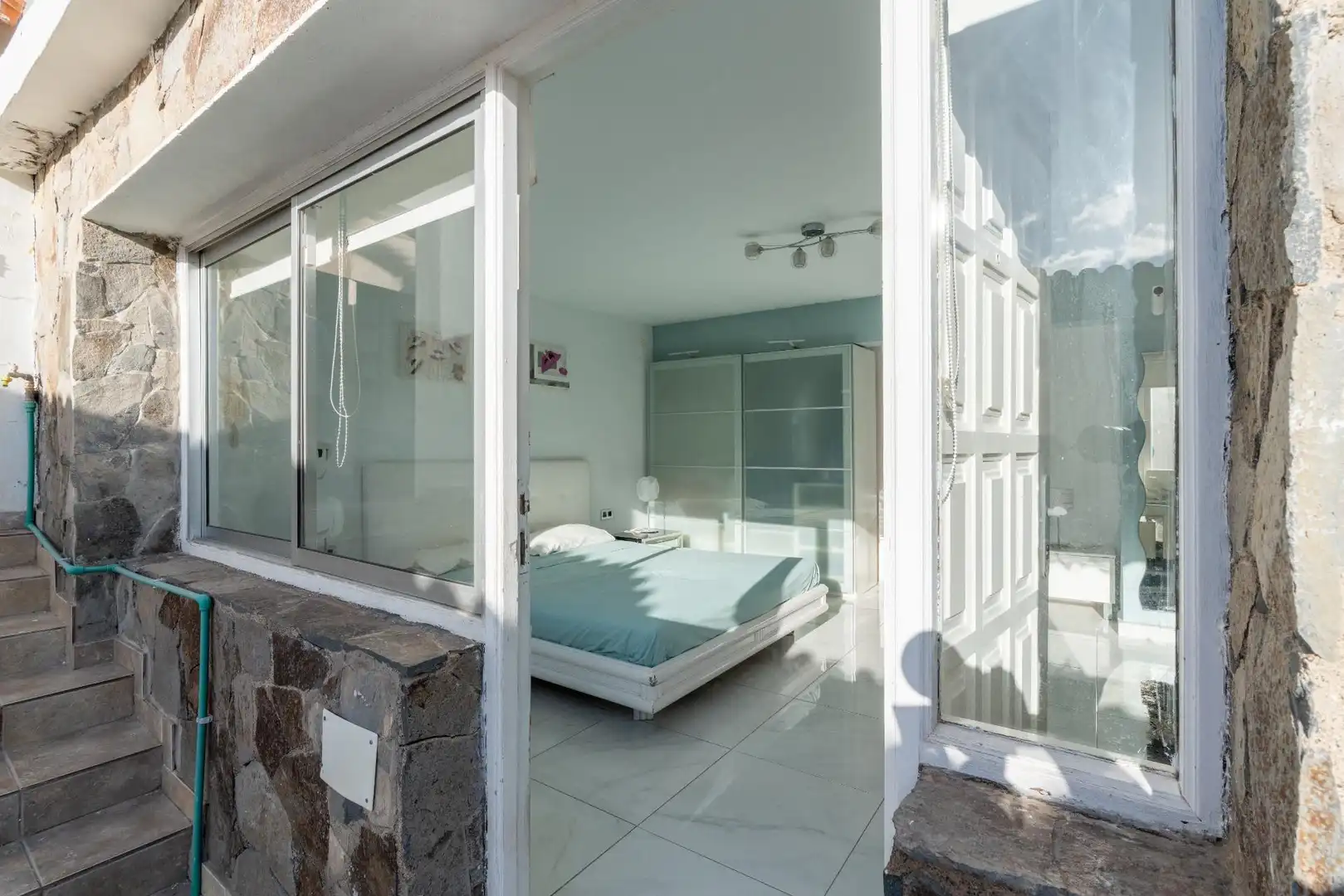 Dormitori de Casa o xalet en venda en Granadilla de Abona amb Jardí privat, Terrassa i Piscina