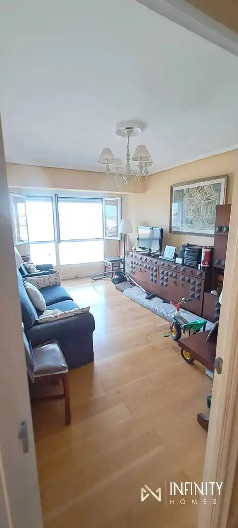 Sala d'estar de Pis de lloguer en Santurtzi  amb Calefacció, Terrassa i Balcó