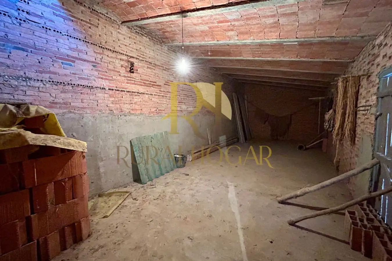 Houses for sale in Villazala  with Storage room