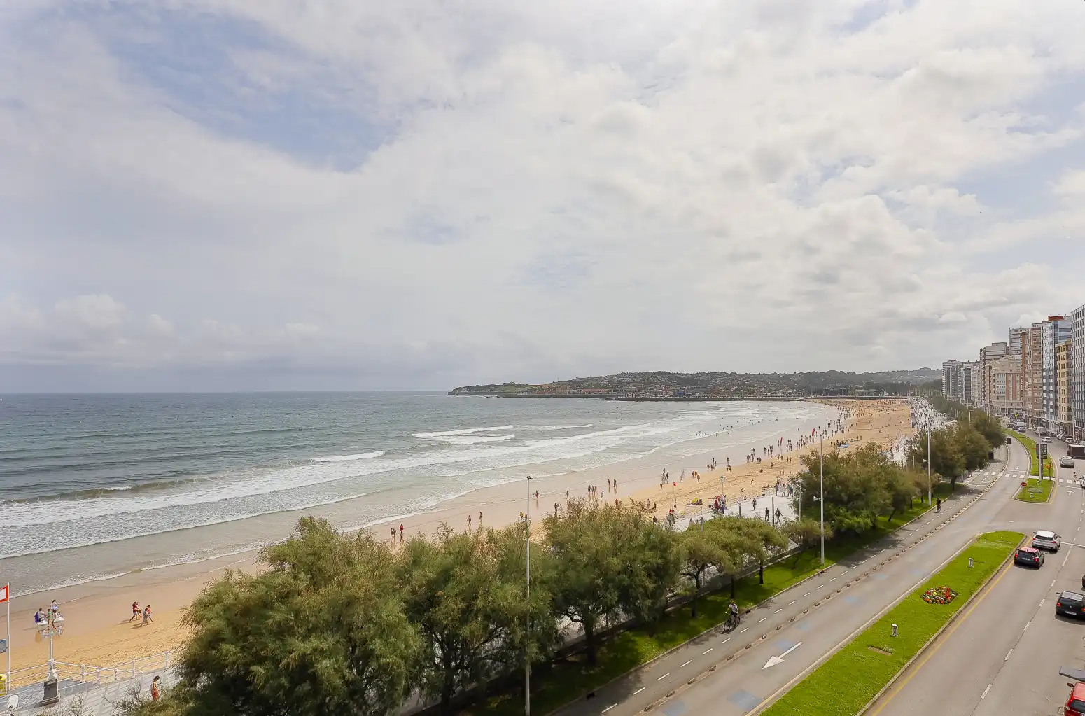 Habitación de Piso de alquiler en Gijón  con Calefacción y Amueblado