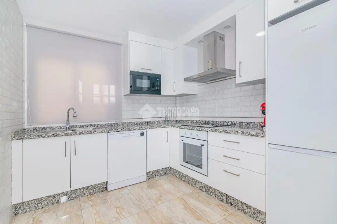 Kitchen of Flat for sale in Lucena  with Air Conditioner