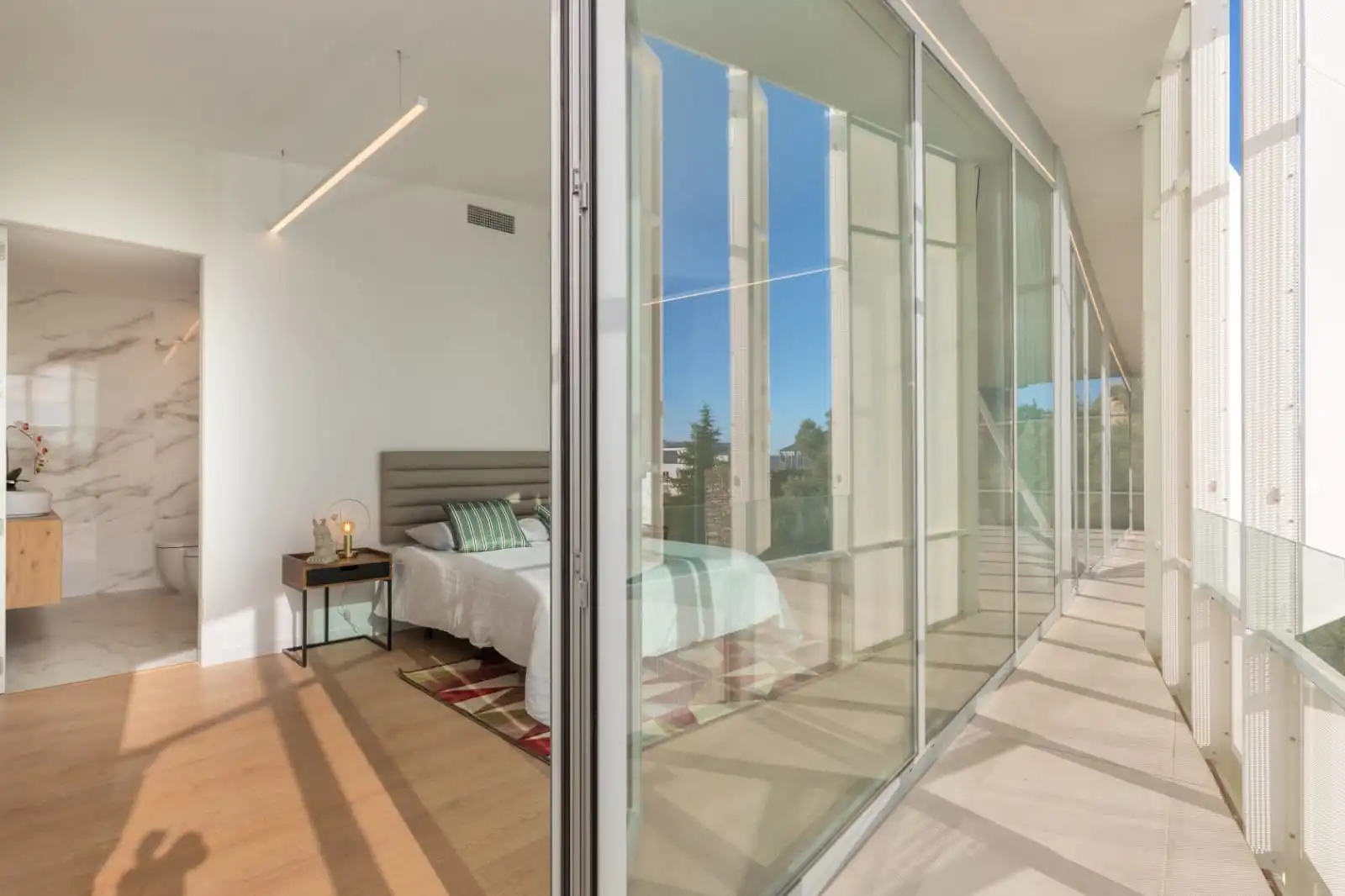 Schlafzimmer von Haus oder Chalet zum Verkauf in Sitges mit Klimaanlage, Heizung und Privatgarten