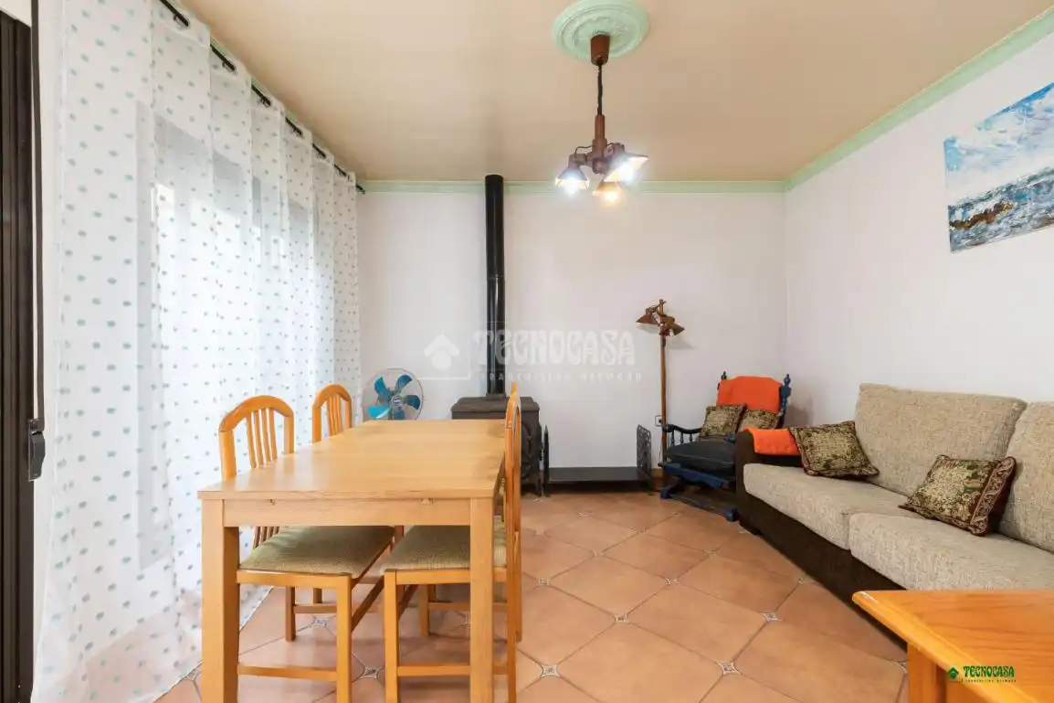 Wohnzimmer von Einfamilien-Reihenhaus zum Verkauf in Zurgena mit Klimaanlage und Balkon
