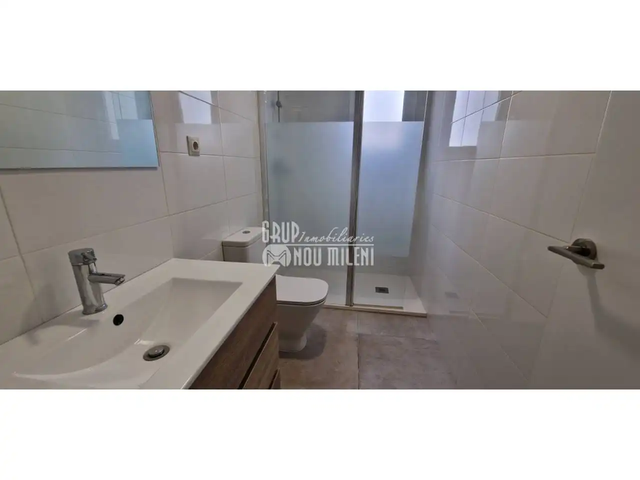 Baño de Piso de alquiler en Catarroja con Aire acondicionado, Calefacción y Balcón