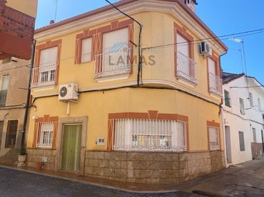 Haus mit Balkon zum Verkauf in Calle Guzmán El Bueno 2