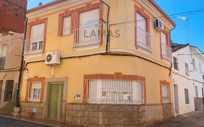 Vista exterior de Casa o xalet en venda en Navalmoral de la Mata amb Aire condicionat, Calefacció i Balcó