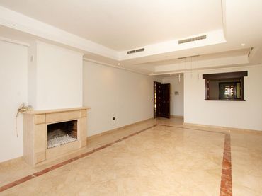 Baixos amb piscina en venda a La Mairena