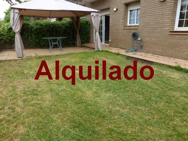 Garden of Flat to rent in Begues  with Air Conditioner, Heating and Private garden