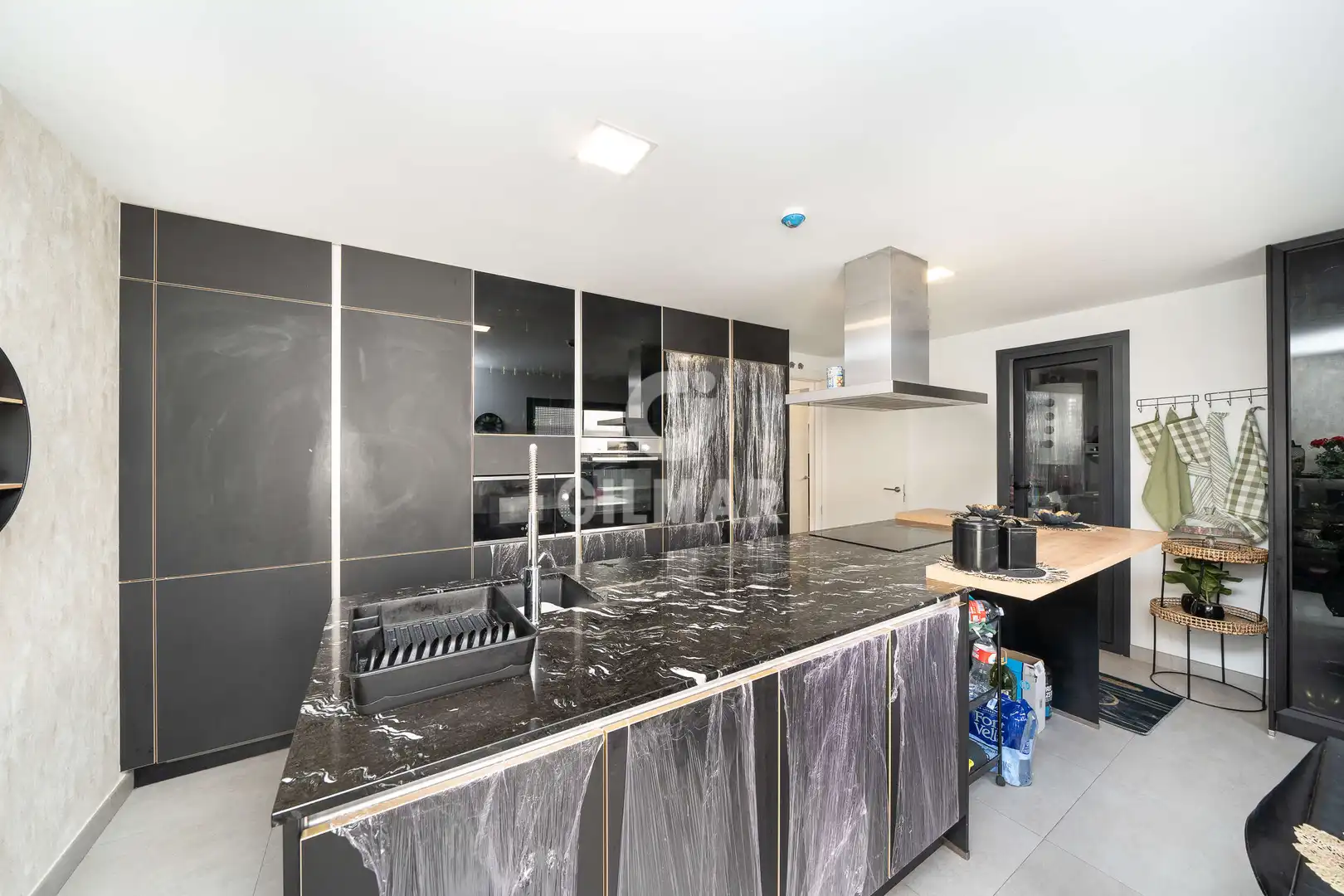 Kitchen of Flat for sale in Madrid  with Heating, Private garden and Storage room