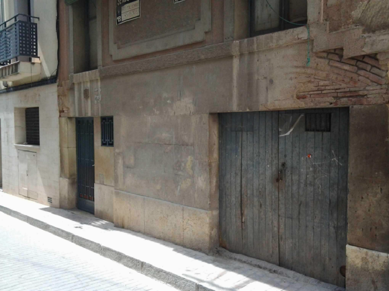 Vista exterior de Local en venda en Reus