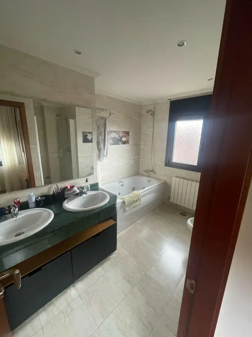 Bathroom of Houses for sale in Valladolid  with Heating, Terrace and Community pool