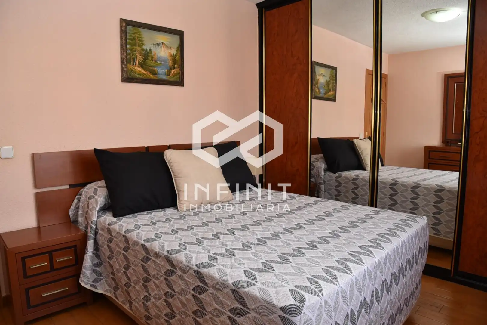 Bedroom of Flat for sale in Val