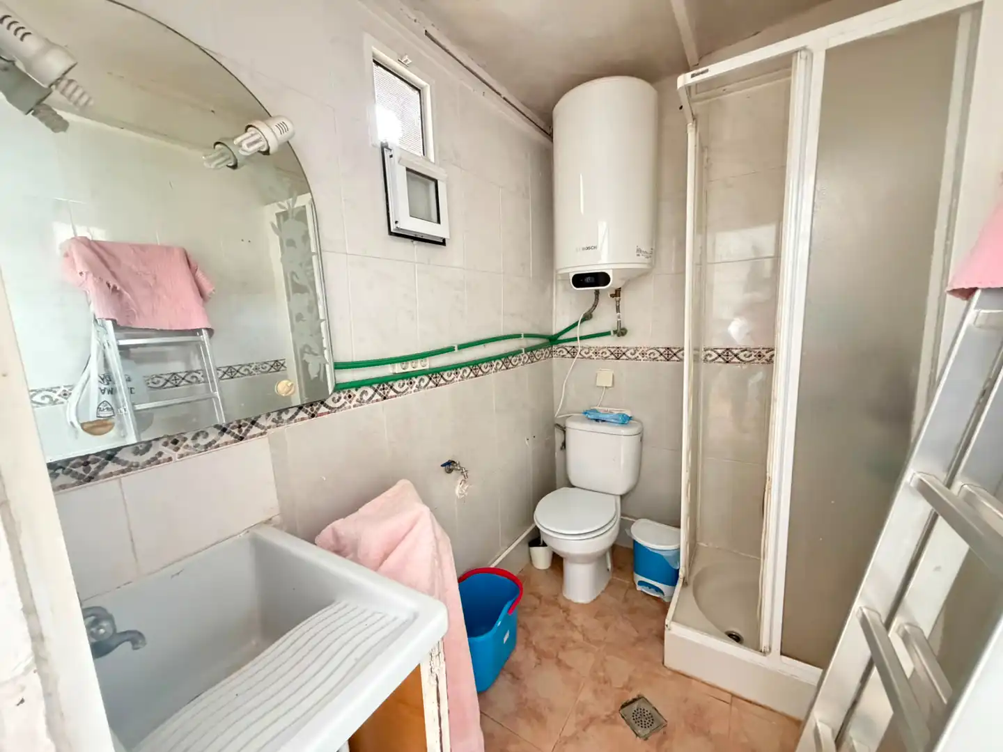 Badezimmer von Einfamilien-Reihenhaus zum Verkauf in Los Alcázares mit Klimaanlage, Abstellraum und Möbliert