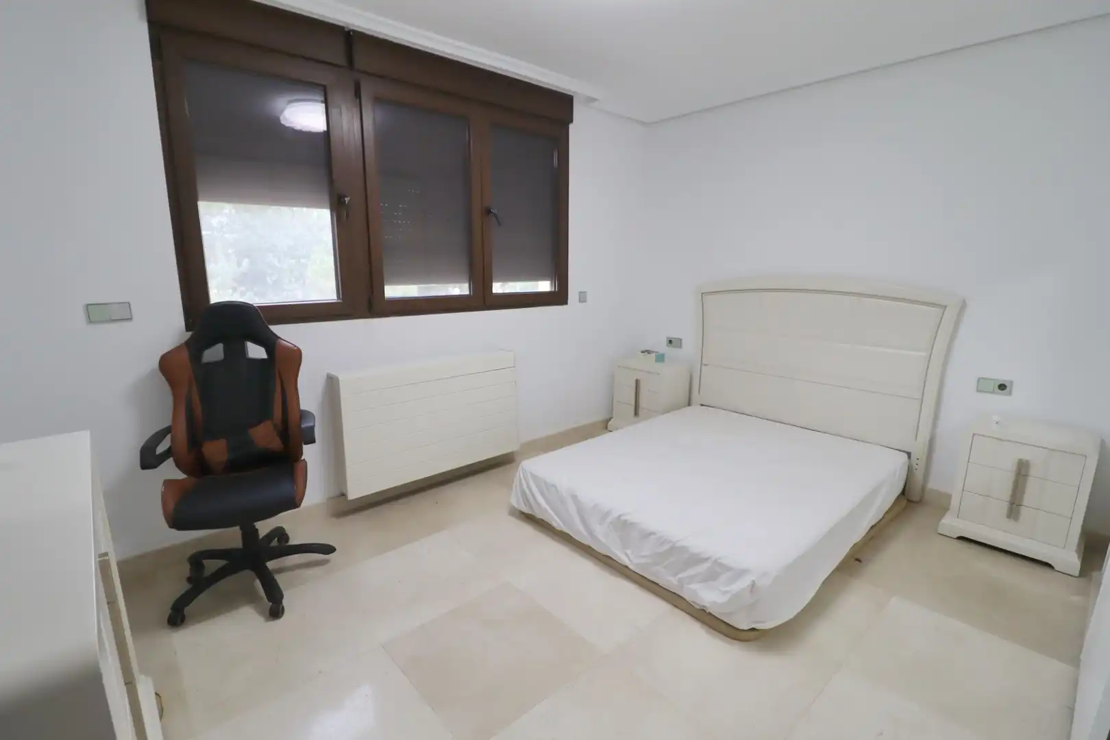 Habitación de Casa o chalet en venta en Godella con Aire acondicionado, Piscina y Alarma