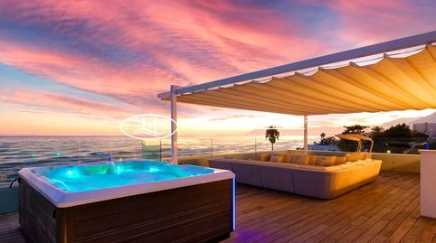Maravillosa Villa con Piscina con Vistas al Mar en Venta en Marbella Este, Málaga
