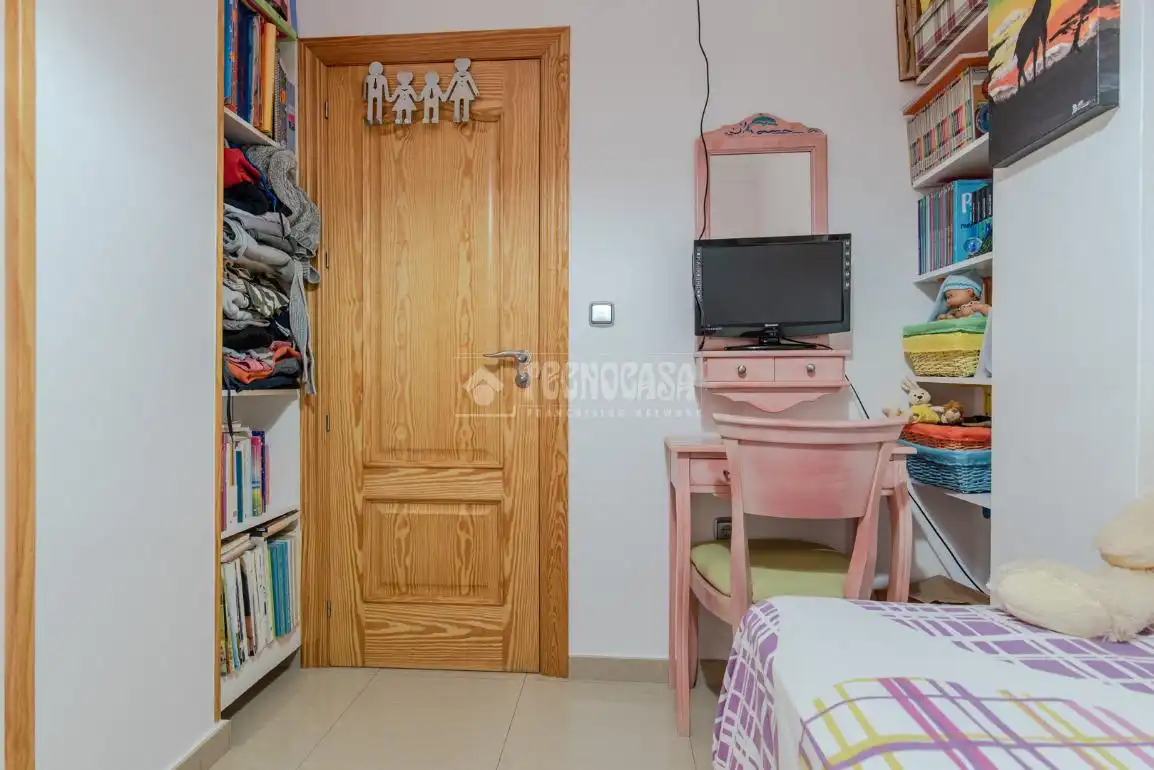 Dormitori de Casa adosada en venda en Motril