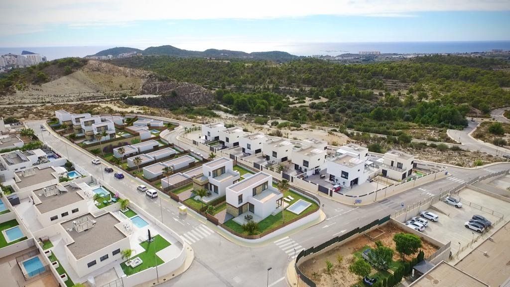 Vista exterior de Casa o xalet en venda en Finestrat amb Calefacció, Jardí privat i Terrassa
