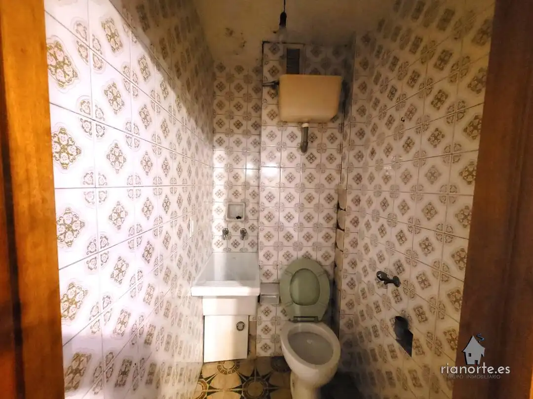 Baño de Piso en venta en Langreo con Calefacción y Trastero