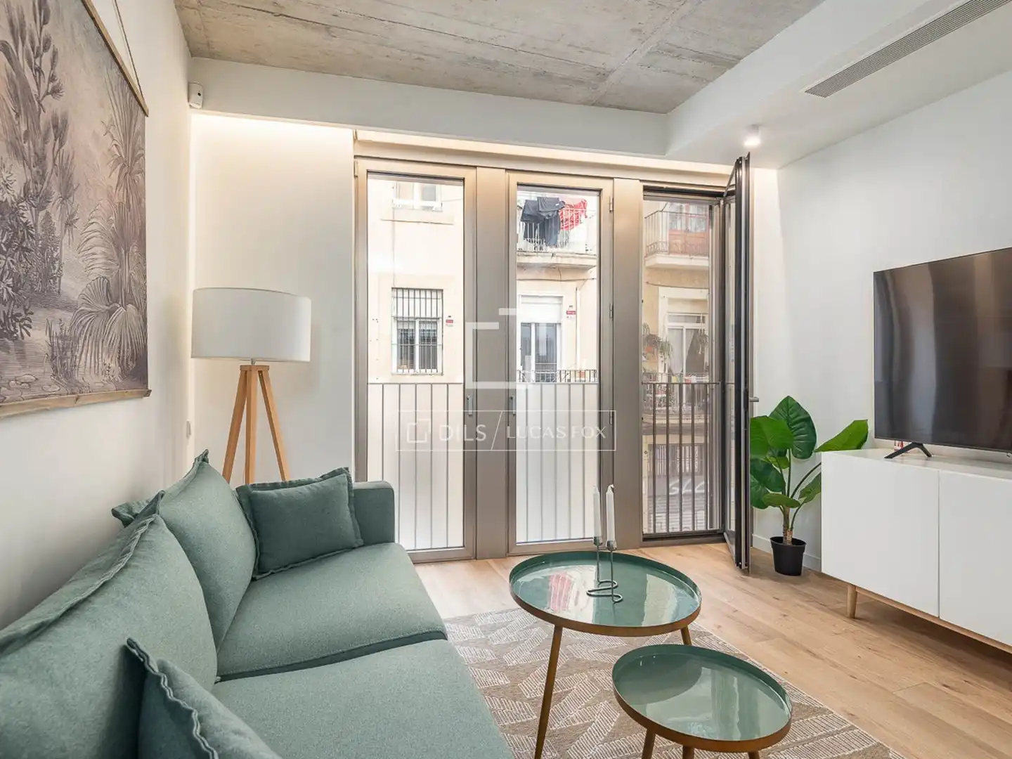 Sala d'estar de Pis en venda en Barcelona amb Aire condicionat, Calefacció i Parquet