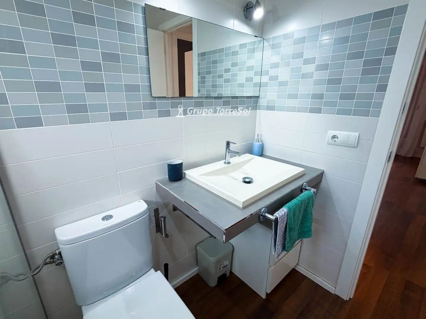 Bathroom of Flat for sale in El Vendrell  with Terrace, Swimming Pool and Furnished